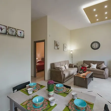 Spacious With Parking * Chania (Crete)